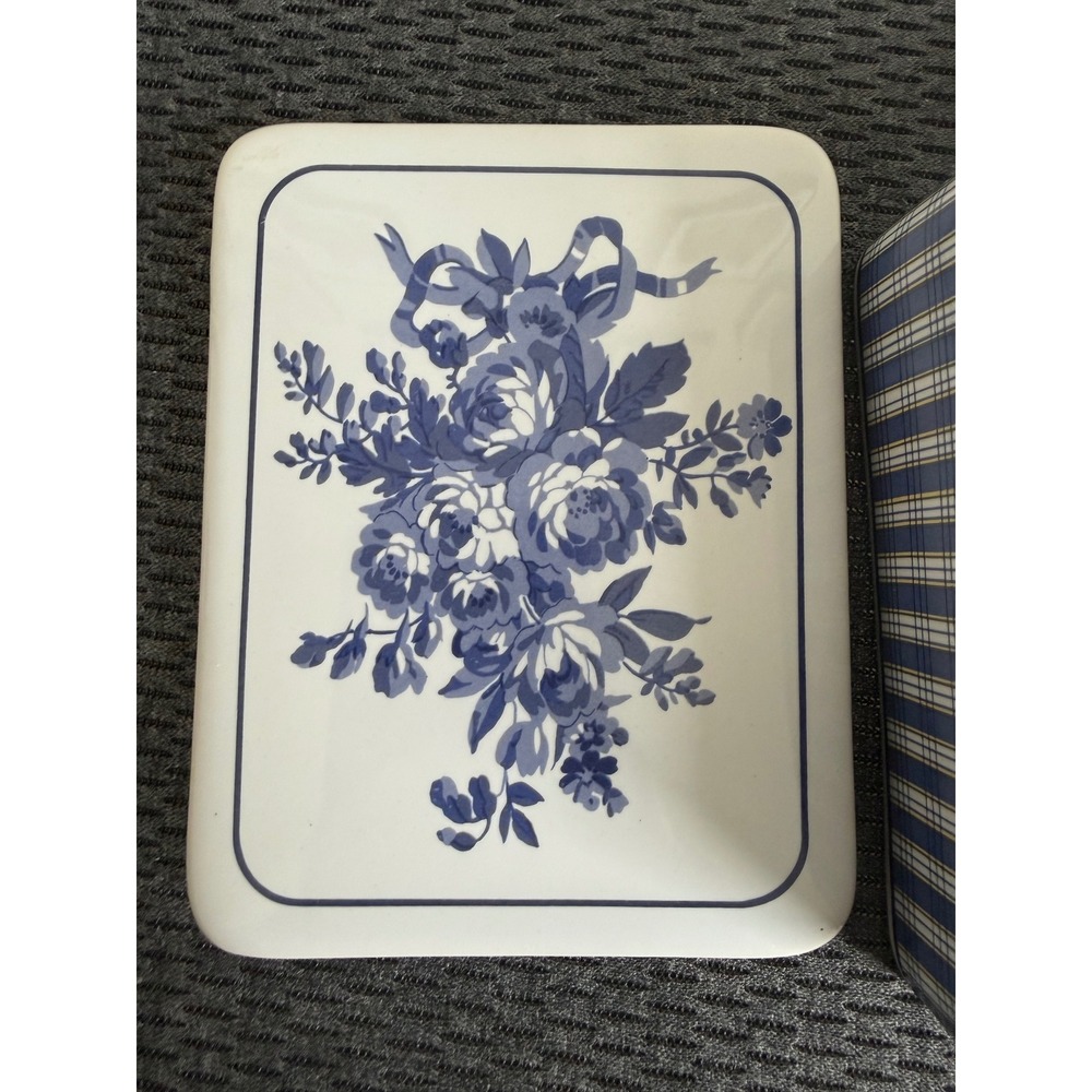 Vintage Blue White Floral Ceramic Trinket Box Plaid Sides Jewelry Keepsake Lid - Picture 11 of 17